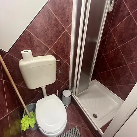 Apartment Jobarat Szallashely *