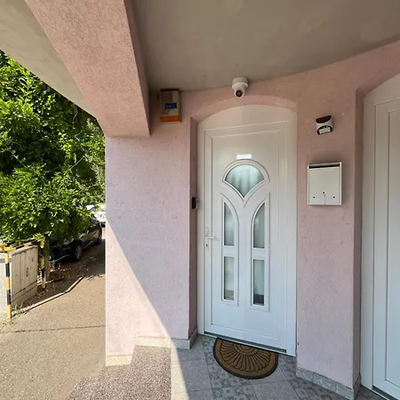 Jobarat Szallashely * Szeged